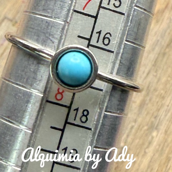 Super dainty silver turquoise ring - Picture 2 of 2